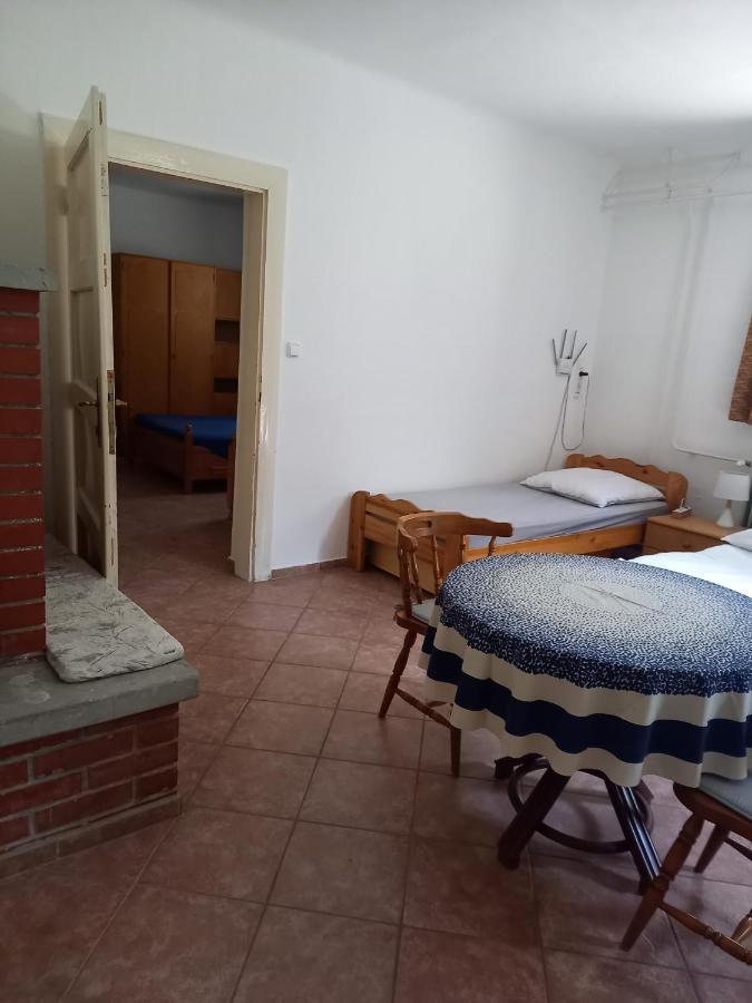 Flamingo Apartman Шопрон Экстерьер фото