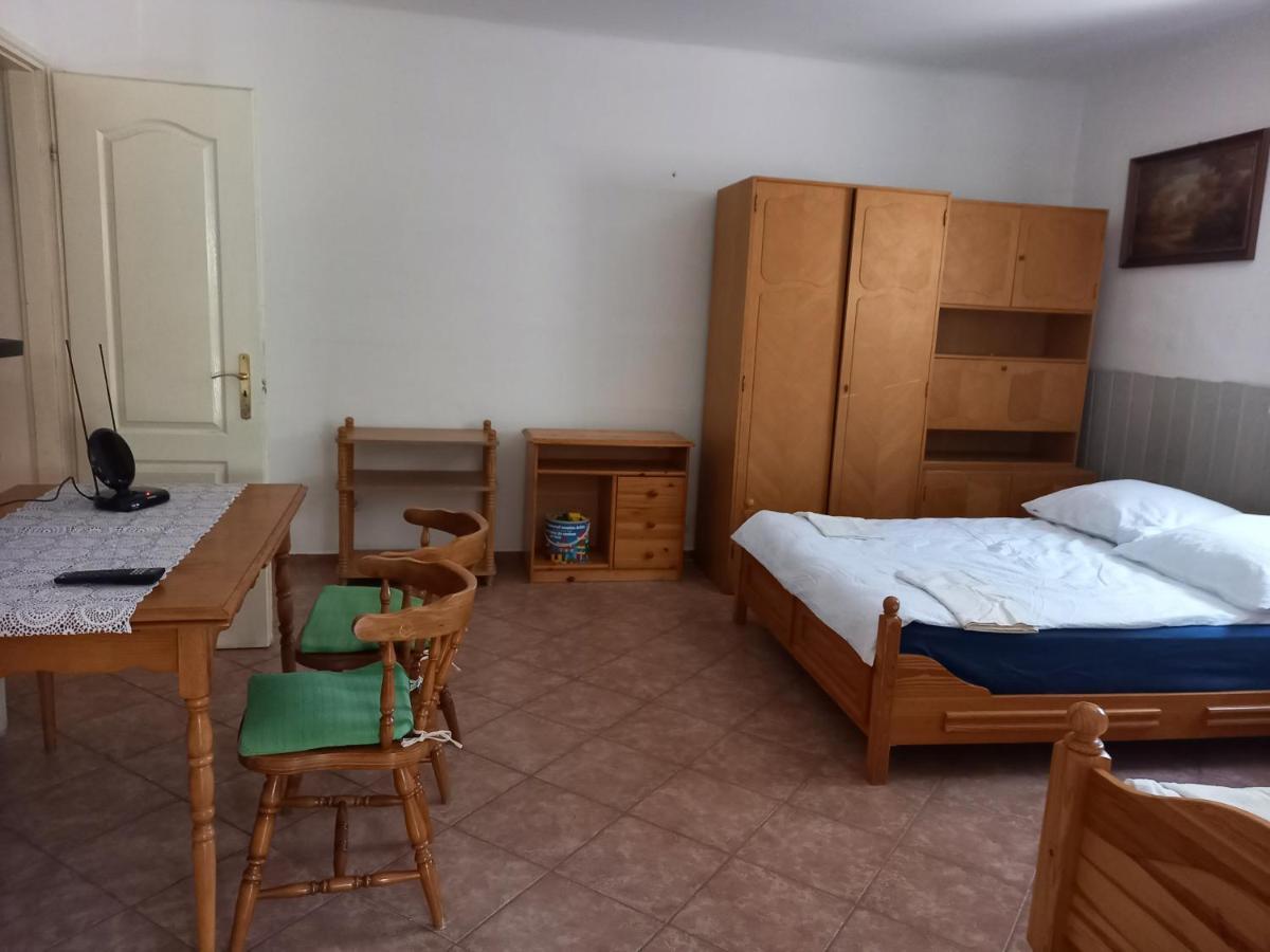 Flamingo Apartman Шопрон Экстерьер фото